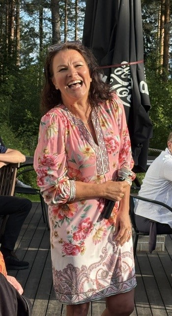 Arja Koriseva Toivoa viheriöllä -tapahtumassa.